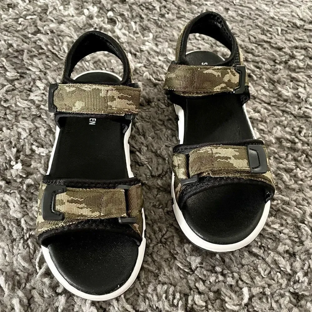NIB Steve Madden Kid’s Homer Sandals